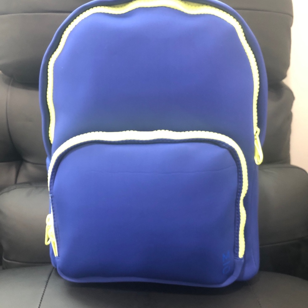 Motile Sports Laptop Backpack with 10,000 mAH Qi